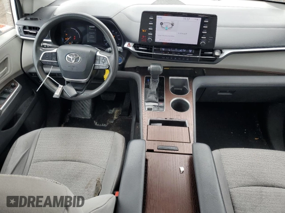 2021 Toyota Sienna LE z VIN 5TDBSKFC4MS022005, wystawiony jako Copart lot #50769965 z przebiegiem 108 694 mil mil oraz Szkoda całkowita • Salvage title. Historia ofert i sprzedaży dostępna na DreamBid. Obrazek 8.