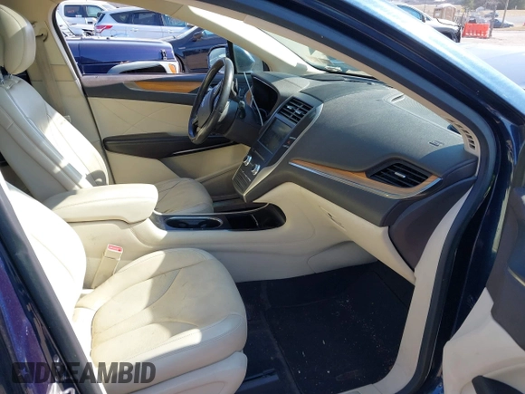 2015 Lincoln MKC z VIN 5LMCJ2A94FUJ44907, wystawiony jako IAAI lot #41772671 z przebiegiem 173 242 mil mil oraz . Historia ofert i sprzedaży dostępna na DreamBid. Obrazek 5.