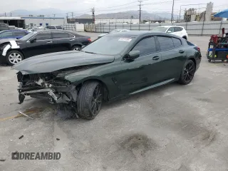 2023 BMW 8 Series 840i z VIN WBAGV2C01PCL77966, wystawiony jako Copart lot #59151495 z przebiegiem 13 978 mil mil oraz Czysty tytuł • Clean title. Historia ofert i sprzedaży dostępna na DreamBid. Obrazek 1.