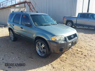 2007 Ford Escape XLS with VIN 1FMCU02ZX7KA92581, listed as a IAAI auction lot 42588917 with 186,699 mi miles and . Bid and sale history available at DreamBid. Image 1.