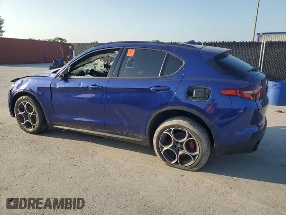 2022 Alfa Romeo Stelvio Sprint z VIN ZASPAKAN3N7D42064, wystawiony jako Copart lot #57510385 z przebiegiem Nie podano mil oraz Tytuł czysty. Historia ofert i sprzedaży dostępna na DreamBid. Obrazek 2.