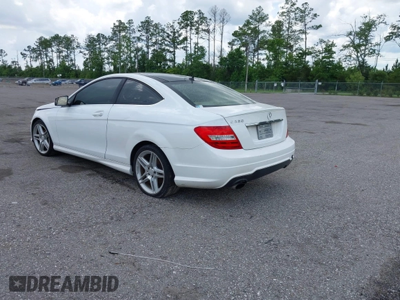 2014 Mercedes-Benz C 250 с VIN WDDGJ4HB2EG287029, выставлен на аукционе IAAI как лот 42479257 с пробегом 320 475 миль миль и . История ставок и продаж доступна на DreamBid. Изображение 3.