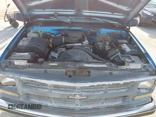 1996 Chevrolet Silverado 1500 with VIN 1GCEC14W2TZ142772, listed as a IAAI auction lot 41986326 with 249,738 mi miles and . Bid and sale history available at DreamBid. Image 10.