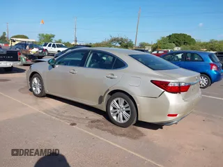 2013 Lexus ES 4dr Sdn with VIN JTHBK1GG1D2023369, listed as a IAAI auction lot 41539886 with 136,492 mi miles. Bid and sale history available at carsss.com. Image 3.