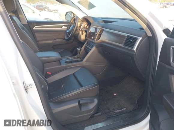 2021 Volkswagen Atlas SE z VIN 1V2WR2CA7MC595822, wystawiony jako IAAI lot #41957158 z przebiegiem 41 447 mil mil oraz . Historia ofert i sprzedaży dostępna na DreamBid. Obrazek 5.