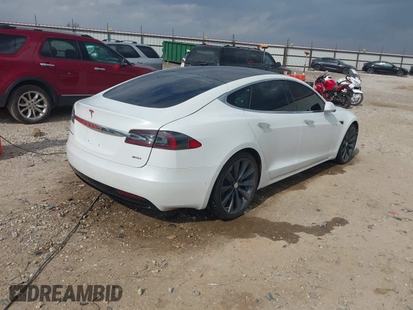 2017 Tesla Model S 100D z VIN 5YJSA1E29HF204797, wystawiony jako IAAI lot #41760296 z przebiegiem 92 587 mil mil oraz . Historia ofert i sprzedaży dostępna na DreamBid. Obrazek 4.