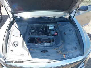 2024 Cadillac LYRIQ Luxury z VIN 1GYKPRRK7RZ122838, wystawiony jako IAAI lot #41958490 z przebiegiem Nie podano mil oraz . Historia ofert i sprzedaży dostępna na DreamBid. Obrazek 10.