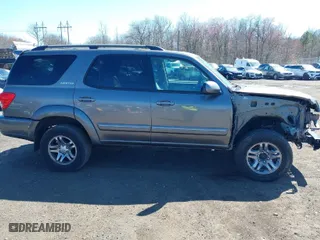 2006 Toyota Sequoia Limited with VIN 5TDBT48A76S261359, listed as a IAAI auction lot 41897236 with 263,938 mi miles. Bid and sale history available at carsss.com. Image 13.