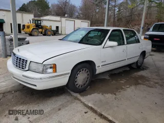 1999 Cadillac DeVille z VIN 1G6KD54Y8XU772732, wystawiony jako Copart lot #47869065 z przebiegiem 75 951 mil mil oraz Szkody całkowita. Historia ofert i sprzedaży dostępna na DreamBid. Obrazek 1.