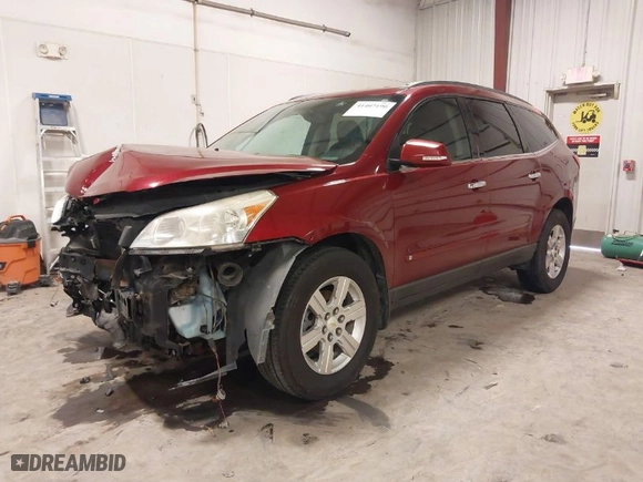 2010 Chevrolet Traverse LT w/1LT with VIN 1GNLRFED5AS141211, listed as a IAAI auction lot 41407190 with 189,101 mi miles. Bid and sale history available at carsss.com. Image 2.