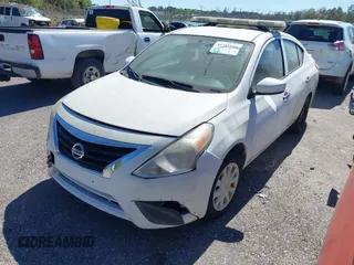2016 Nissan Versa S z VIN 3N1CN7AP5GL875089, wystawiony jako IAAI lot #41781857 z przebiegiem 39 884 mil mil oraz . Historia ofert i sprzedaży dostępna na DreamBid. Obrazek 2.