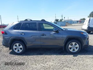 2019 Toyota RAV4 XLE with VIN JTMP1RFV9KD522379, listed as a IAAI auction lot 42002573 with 38,895 mi miles and . Bid and sale history available at DreamBid. Image 13.