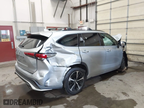 2021 Toyota Highlander XSE with VIN 5TDJZRBH8MS072794, listed as a IAAI auction lot 42521509 with 67,058 mi miles and . Bid and sale history available at DreamBid. Image 4.