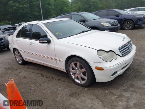 2003 Mercedes-Benz C 320 z VIN WDBRF84J43F414101, wystawiony jako IAAI lot #42385841 z przebiegiem Nie podano mil oraz . Historia ofert i sprzedaży dostępna na DreamBid. Obrazek 1.