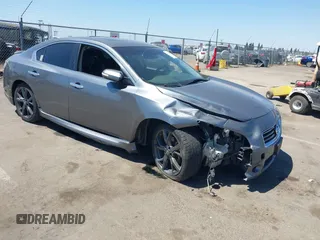 2014 Nissan Maxima SV z VIN 1N4AA5AP9EC436903, wystawiony jako IAAI lot #42213652 z przebiegiem 172 053 mil mil oraz . Historia ofert i sprzedaży dostępna na DreamBid. Obrazek 1.