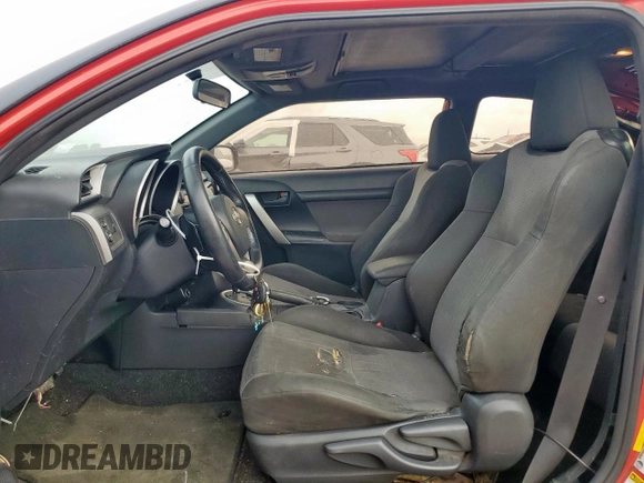 2015 Scion tC z VIN JTKJF5C76F3090165, wystawiony jako Copart lot #58074285 z przebiegiem 200 103 mil mil oraz Szkoda całkowita • Salvage title. Historia ofert i sprzedaży dostępna na DreamBid. Obrazek 7.