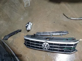 2017 Volkswagen Passat SEL Premium z VIN 1VWCT7A34HC078780, wystawiony jako Copart lot #49827235 z przebiegiem 94 618 mil mil oraz Szkoda całkowita • Salvage title. Historia ofert i sprzedaży dostępna na DreamBid. Obrazek 12.