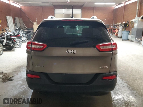 2016 Jeep Cherokee Latitude z VIN 1C4PJMCB4GW270663, wystawiony jako Copart lot #62411505 z przebiegiem 109 787 mil mil oraz Szkoda całkowita • Salvage title. Historia ofert i sprzedaży dostępna na DreamBid. Obrazek 6.