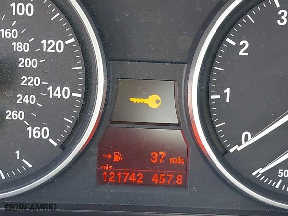 2014 BMW X1 xDrive28i with VIN WBAVL1C57EVY23722, listed as a IAAI auction lot 41839543 with 121,742 mi miles. Bid and sale history available at carsss.com. Image 16.