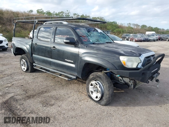 2013 Toyota Tacoma z VIN 3TMLU4ENXDM112109, wystawiony jako IAAI lot #41088524 z przebiegiem 128 120 mil mil oraz . Historia ofert i sprzedaży dostępna na DreamBid. Obrazek 1.