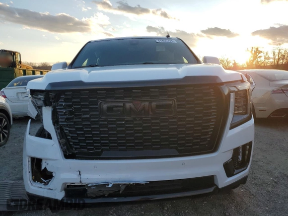 2022 GMC Yukon XL Denali with VIN 1GKS1JKL8NR123197, listed as a Copart auction lot 41466775 with 38,469 mi miles and Salvage Title. Bid and sale history available at DreamBid. Image 5.
