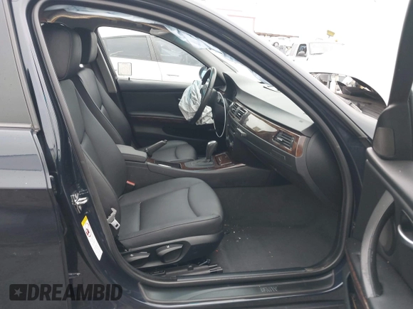 2006 BMW 3 Series 325i with VIN WBAVB13516PT15898, listed as a IAAI auction lot 42466986 with 105,962 mi miles and . Bid and sale history available at DreamBid. Image 5.