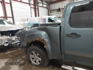 2007 GMC Sierra 1500 SLT z VIN 2GTEK13M471705516, wystawiony jako IAAI lot #41321029 z przebiegiem 210 244 mil mil oraz . Historia ofert i sprzedaży dostępna na DreamBid. Obrazek 6.
