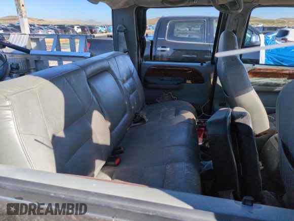 2002 Ford F-250 XL z VIN 1FTNW21F72EA24675, wystawiony jako Copart lot #50554575 z przebiegiem Nie podano mil oraz Nie do naprawy • Non repairable. Historia ofert i sprzedaży dostępna na DreamBid. Obrazek 10.