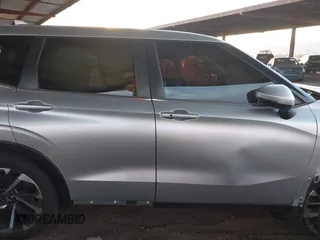2022 Mitsubishi Outlander SE z VIN JA4J3UA88NZ023157, wystawiony jako IAAI lot #41357953 z przebiegiem 34 081 mil mil oraz . Historia ofert i sprzedaży dostępna na DreamBid. Obrazek 13.