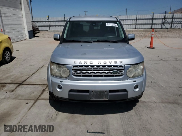 2011 Land Rover LR4 HSE z VIN SALAG2D46BA575248, wystawiony jako Copart lot #61822445 z przebiegiem 123 170 mil mil oraz Czysty tytuł • Clean title. Historia ofert i sprzedaży dostępna na DreamBid. Obrazek 5.