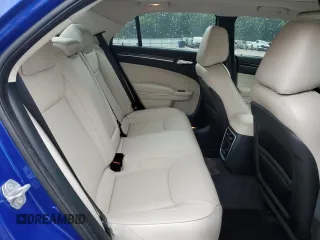 2019 Chrysler 300 Limited z VIN 2C3CCAEG4KH528739, wystawiony jako Copart lot #55757315 z przebiegiem 84 330 mil mil oraz Szkoda całkowita • Salvage title. Historia ofert i sprzedaży dostępna na DreamBid. Obrazek 10.