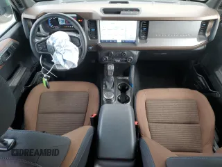 2023 Ford Bronco z VIN 1FMEE5BP1PLB18612, wystawiony jako Copart lot #53937575 z przebiegiem 28 536 mil mil oraz Szkoda całkowita • Salvage title. Historia ofert i sprzedaży dostępna na DreamBid. Obrazek 8.