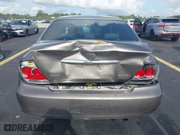 2006 Toyota Camry STD z VIN 4T1BE32K96U719755, wystawiony jako IAAI lot #42484020 z przebiegiem 155 910 mil mil oraz . Historia ofert i sprzedaży dostępna na DreamBid. Obrazek 16.