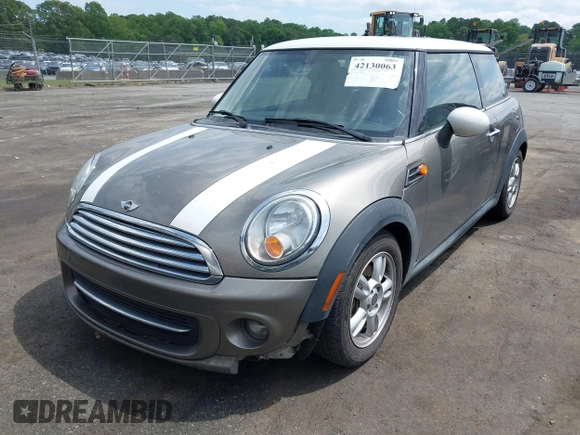 2013 MINI Hardtop with VIN WMWSU3C58DT681631, listed as a IAAI auction lot 42130063 with 177,182 mi miles and . Bid and sale history available at DreamBid. Image 2.