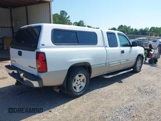 2005 Chevrolet Silverado 1500 LT with VIN 1GCEC19T25Z342858, listed as a IAAI auction lot 42564338 with 144,551 mi miles and . Bid and sale history available at DreamBid. Image 4.