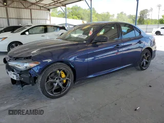2020 Alfa Romeo Giulia Ti Sport z VIN ZARFANBN7L7632914, wystawiony jako Copart lot #55761355 z przebiegiem 26 635 mil mil oraz Szkoda całkowita • Salvage title. Historia ofert i sprzedaży dostępna na DreamBid. Obrazek 1.