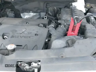 2019 Mitsubishi Outlander ES z VIN JA4AP3AU8KU017864, wystawiony jako IAAI lot #42563129 z przebiegiem 142 652 mil mil oraz . Historia ofert i sprzedaży dostępna na DreamBid. Obrazek 19.