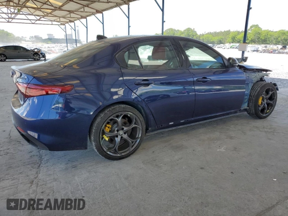 2020 Alfa Romeo Giulia Ti Sport z VIN ZARFANBN7L7632914, wystawiony jako Copart lot #55761355 z przebiegiem 26 635 mil mil oraz Szkoda całkowita • Salvage title. Historia ofert i sprzedaży dostępna na DreamBid. Obrazek 3.
