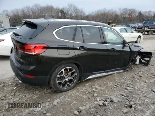 2020 BMW X1 xDrive28i with VIN WBXJG9C05L5P53985, listed as a Copart auction lot 40210323 with 32,411 mi miles. Bid and sale history available at carsss.com. Image 3.