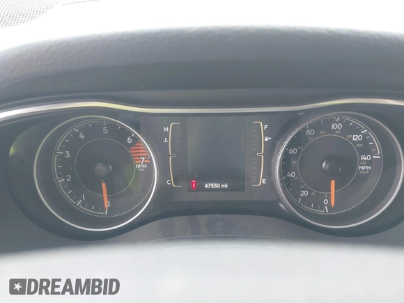 2021 Jeep Cherokee Latitude z VIN 1C4PJMCB8MD125181, wystawiony jako IAAI lot #41273576 z przebiegiem 47 550 mil mil oraz . Historia ofert i sprzedaży dostępna na DreamBid. Obrazek 7.