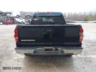 2007 Chevrolet Silverado 1500 Classic LS with VIN 2GCEC13V671141888, listed as a IAAI auction lot 41505952 with 372,350 mi miles. Bid and sale history available at carsss.com. Image 16.