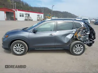 2018 Nissan Rogue SV z VIN KNMAT2MV7JP557753, wystawiony jako IAAI lot #41999721 z przebiegiem 45 130 mil mil oraz . Historia ofert i sprzedaży dostępna na DreamBid. Obrazek 15.