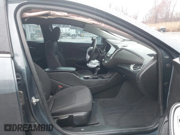 2019 Chevrolet Malibu LS z VIN 1G1ZB5ST4KF176256, wystawiony jako IAAI lot #41846361 z przebiegiem 172 654 mil mil oraz . Historia ofert i sprzedaży dostępna na DreamBid. Obrazek 5.