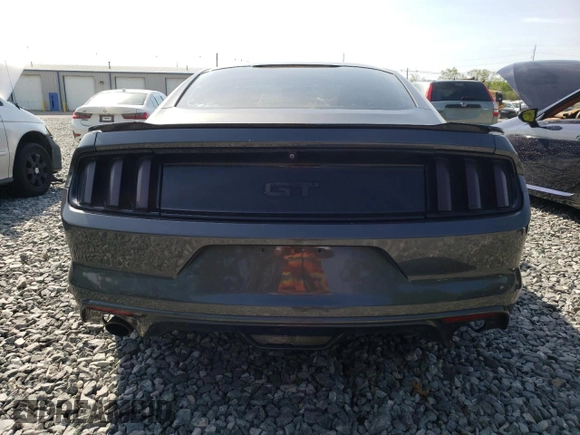 2017 Ford Mustang GT z VIN 1FA6P8CF2H5338668, wystawiony jako Copart lot #56331345 z przebiegiem 84 948 mil mil oraz Szkoda całkowita • Salvage title. Historia ofert i sprzedaży dostępna na DreamBid. Obrazek 6.