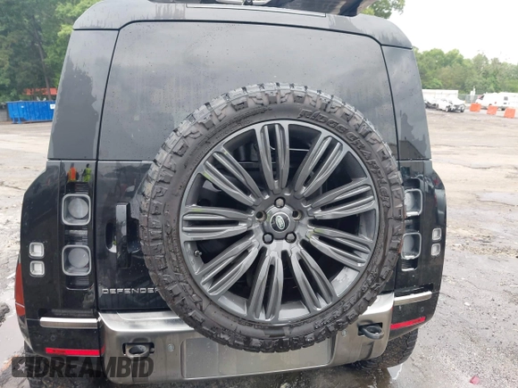 2020 Land Rover Defender X with VIN SALEXEEU9L2030559, listed as a IAAI auction lot 42323334 with 41,325 mi miles and . Bid and sale history available at DreamBid. Image 17.