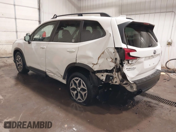 2021 Subaru Forester Premium with VIN JF2SKAFC5MH409162, listed as a IAAI auction lot 40907370 with 30,431 mi miles and . Bid and sale history available at DreamBid. Image 3.