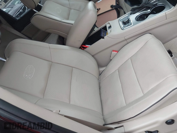 2021 Jeep Grand Cherokee Overland z VIN 1C4RJFCG4MC621214, wystawiony jako IAAI lot #42188010 z przebiegiem 15 559 mil mil oraz . Historia ofert i sprzedaży dostępna na DreamBid. Obrazek 5.