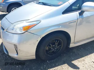 2015 Toyota Prius Four with VIN JTDKN3DU8F2000933, listed as a IAAI auction lot 42113155 with 212,443 mi miles and . Bid and sale history available at DreamBid. Image 6.