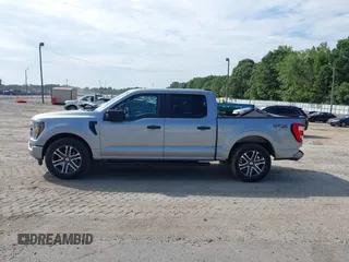 2023 Ford F-150 XL z VIN 1FTEW1CPXPKD29306, wystawiony jako IAAI lot #42616678 z przebiegiem 73 861 mil mil oraz . Historia ofert i sprzedaży dostępna na DreamBid. Obrazek 14.