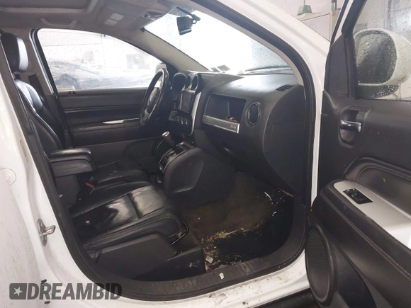 2016 Jeep Compass High Altitude Edition with VIN 1C4NJDEB6GD733760, listed as a IAAI auction lot 41667712 with 119,789 mi miles. Bid and sale history available at carsss.com. Image 5.